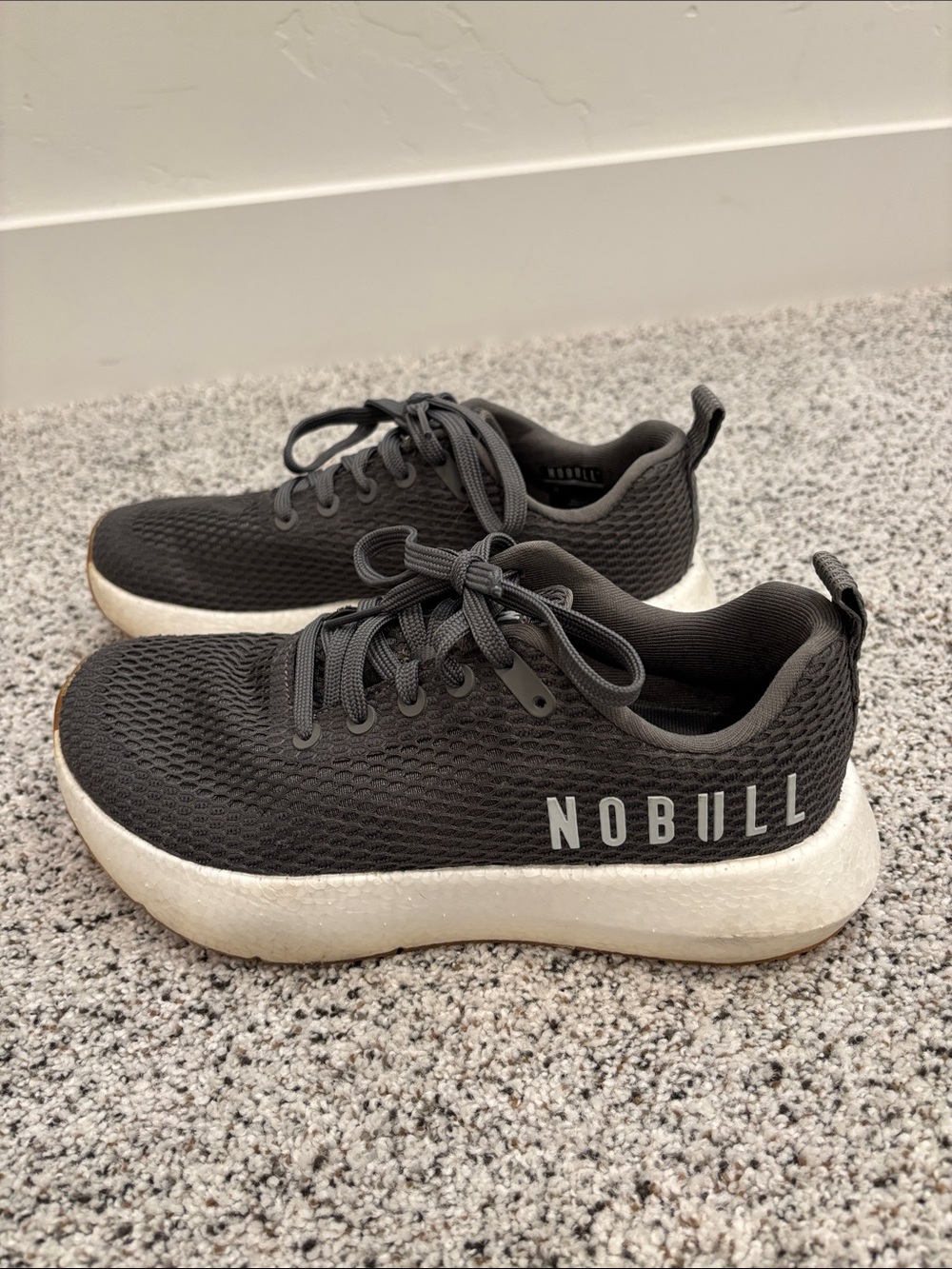 NOBULL womens Drive runners, gray, size 8.5